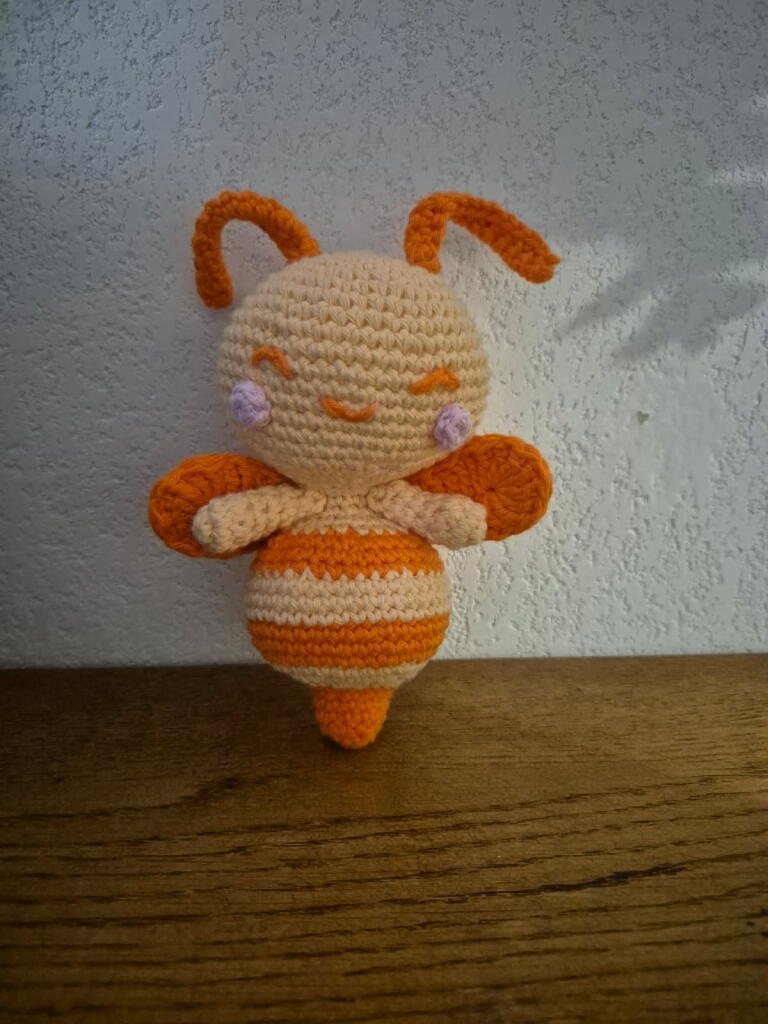 Grande abeille orange
